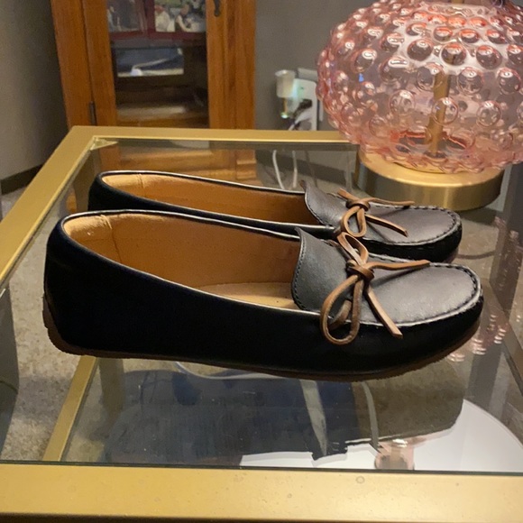 Clarks - Picture 2 of 4